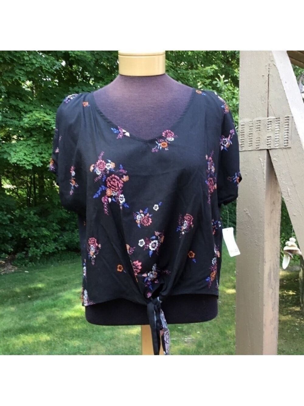 Mudd Women’s Medium Black Floral Cold Shoulder Tie Front Blouse NWT